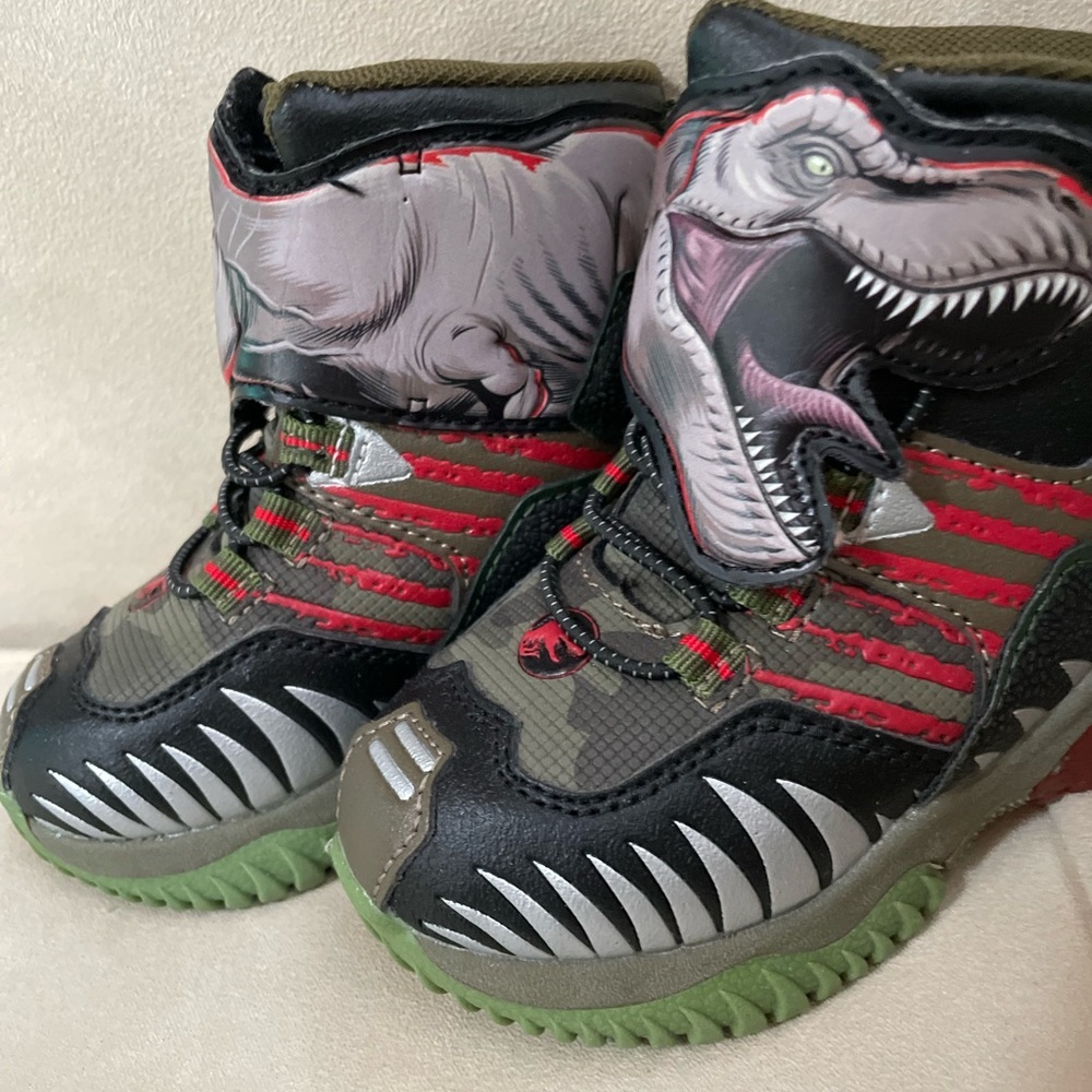 Jurassic World Toddler Boys Lighted Dinosaur Boots T-REX Sz Toddler 6 Velcro New